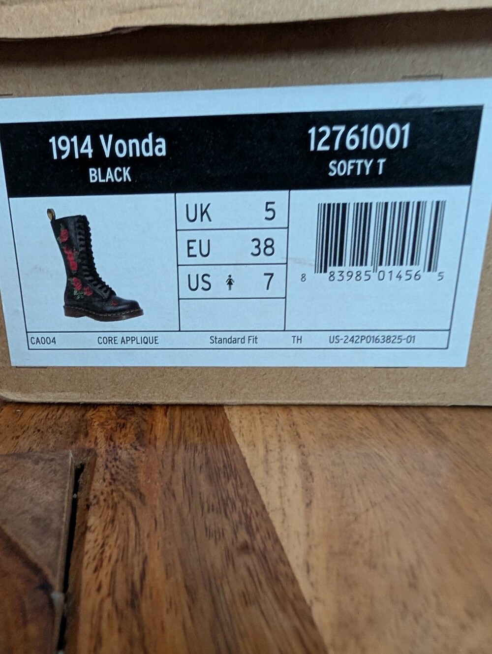Dr. Martens Vonda mid-calf boots (14-eye) - Picture 9 of 9